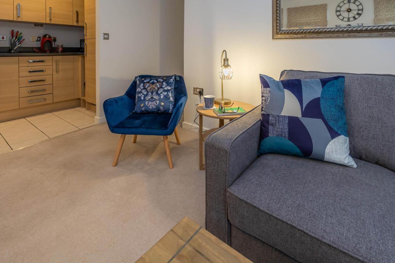 The Augustine - Modern Two Bed Ground Floor Apartment With Parking Canterbury Kültér fotó